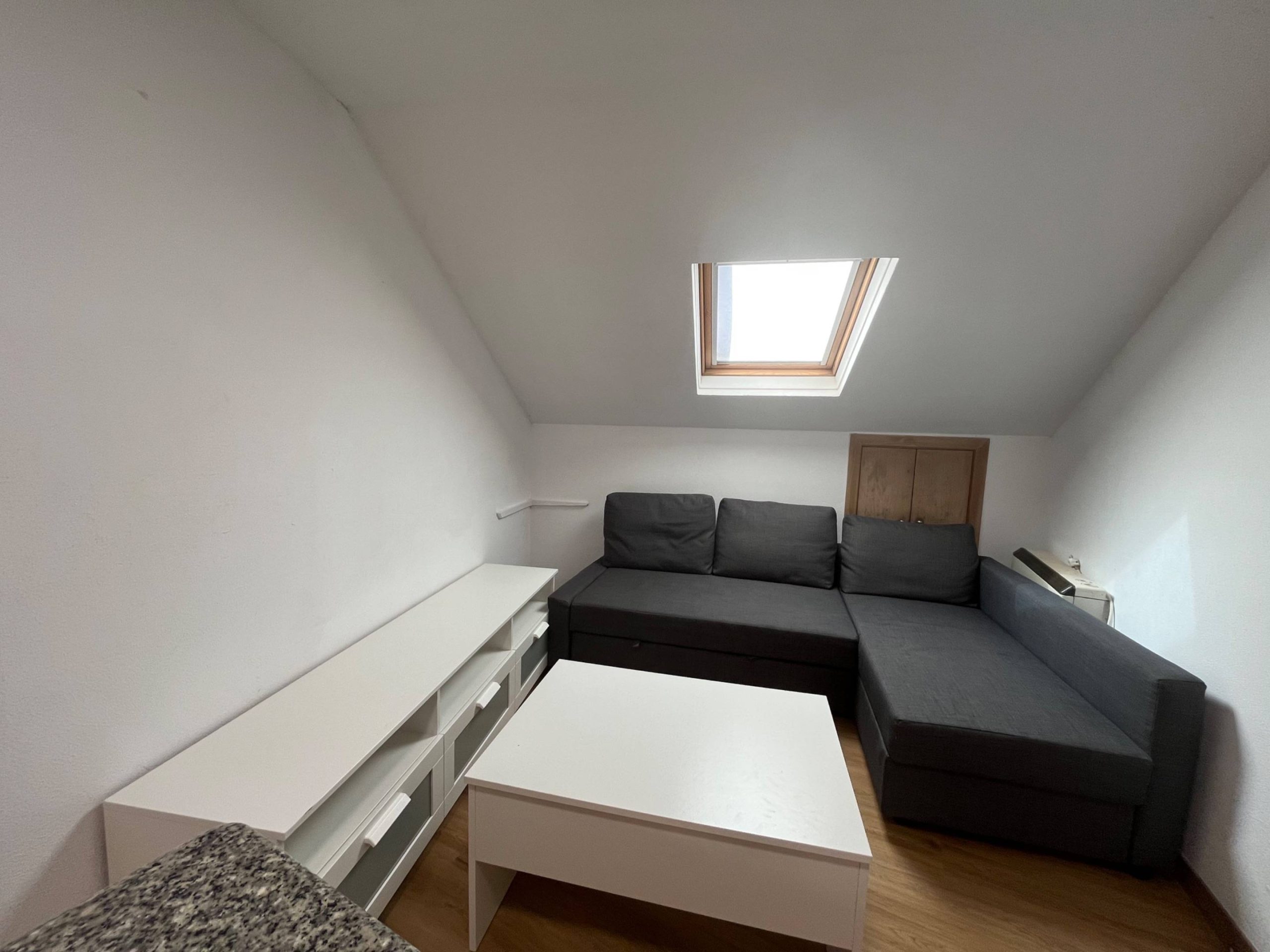 SE ALQUILA APARTAMENTO DE DOS HABITACIONES. SÓLO ALQUILER TEMPORAL