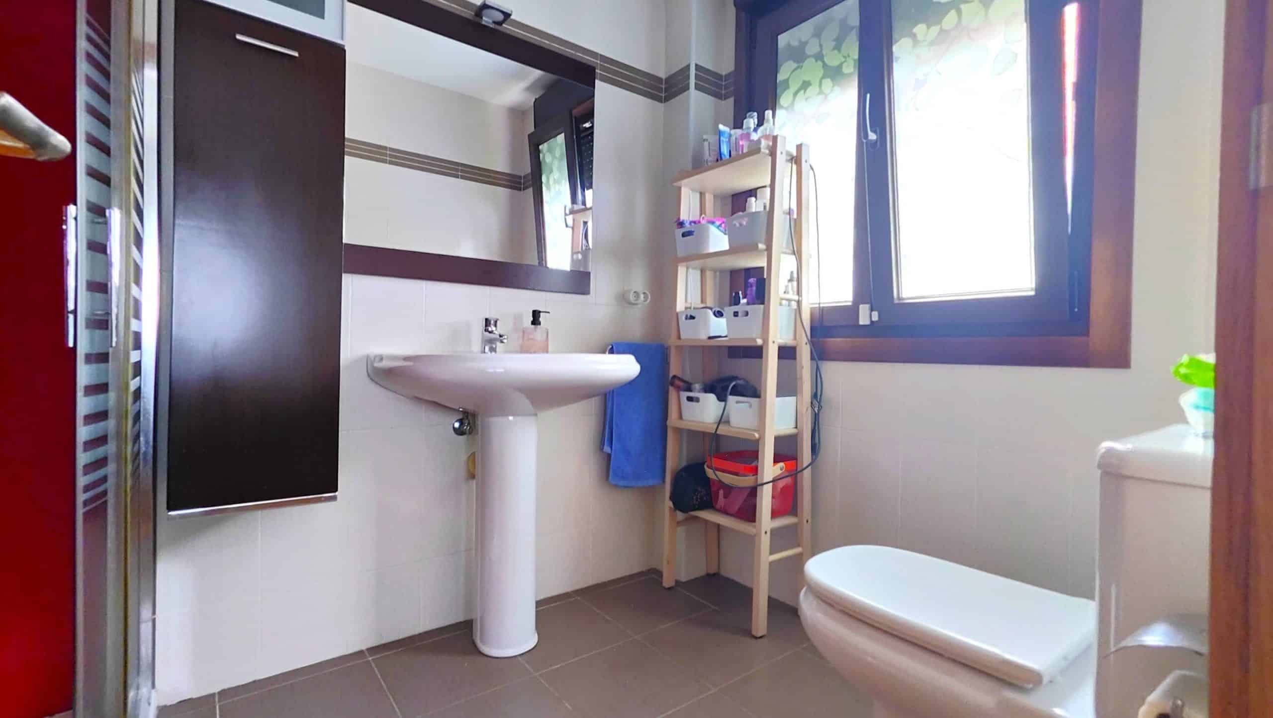Casa para entrar a vivir con jardín y piscina en Luou, Teo - Imaxe 20