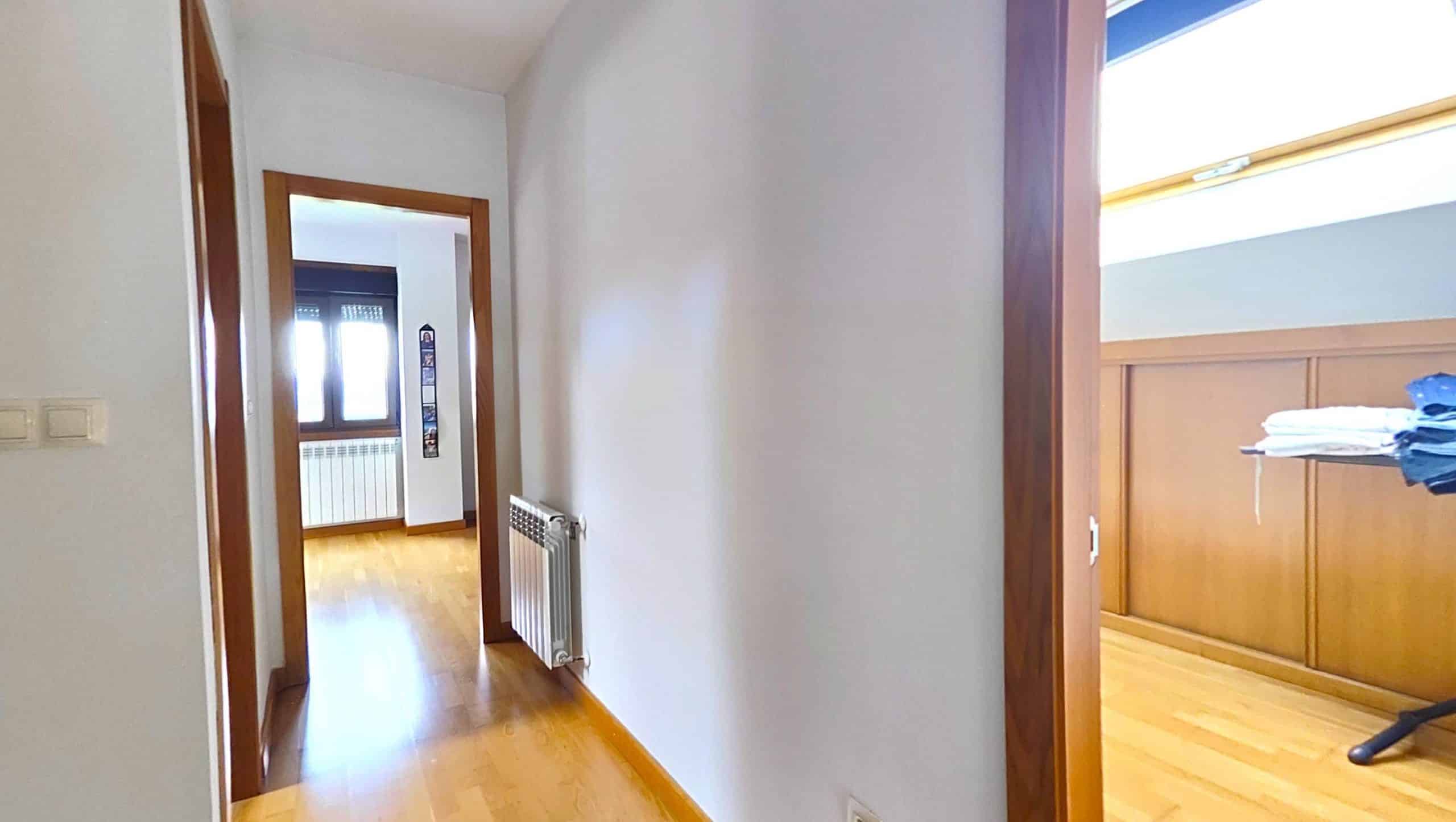 Casa para entrar a vivir con jardín y piscina en Luou, Teo - Imaxe 29