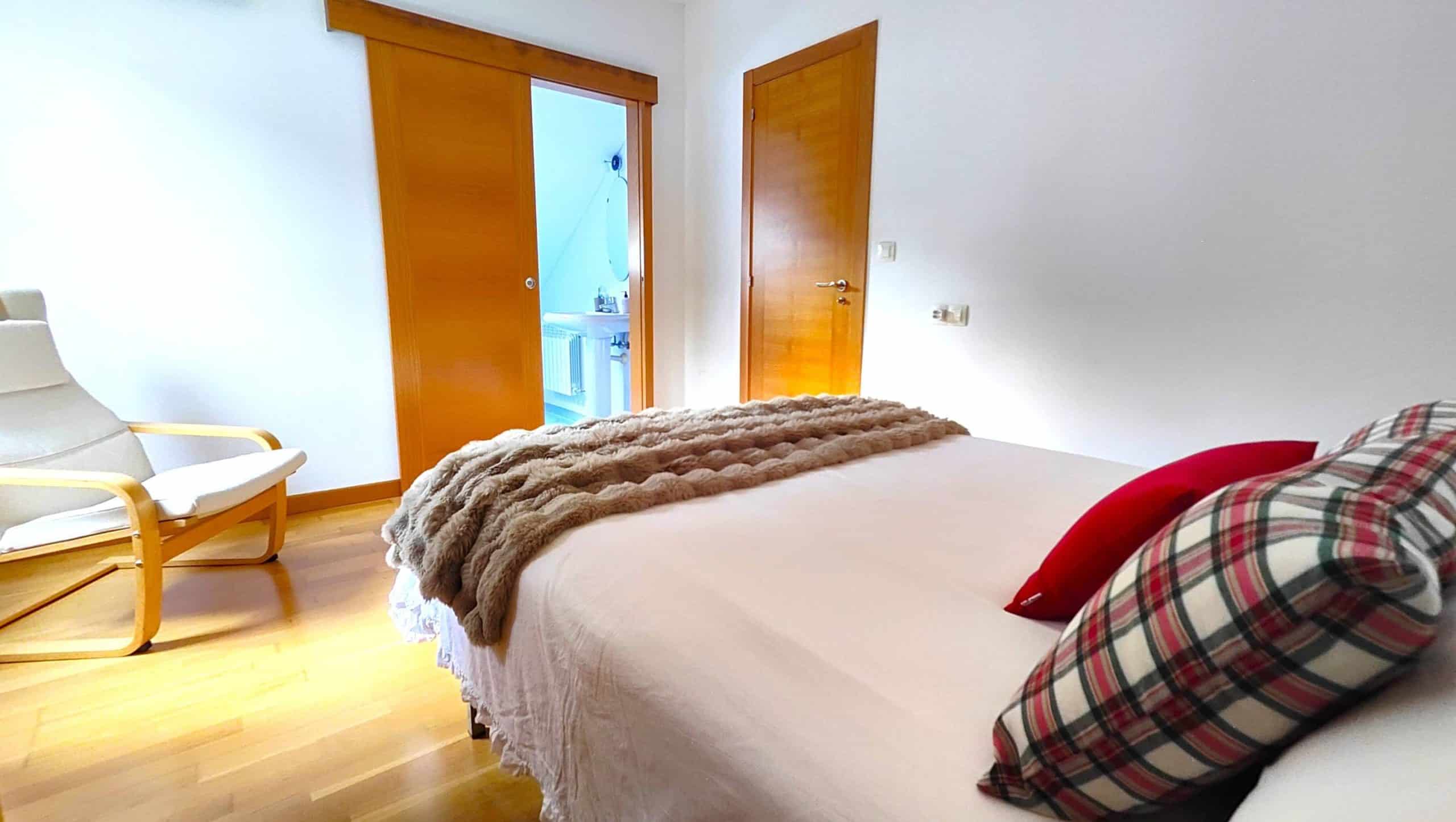 Casa para entrar a vivir con jardín y piscina en Luou, Teo - Imaxe 32
