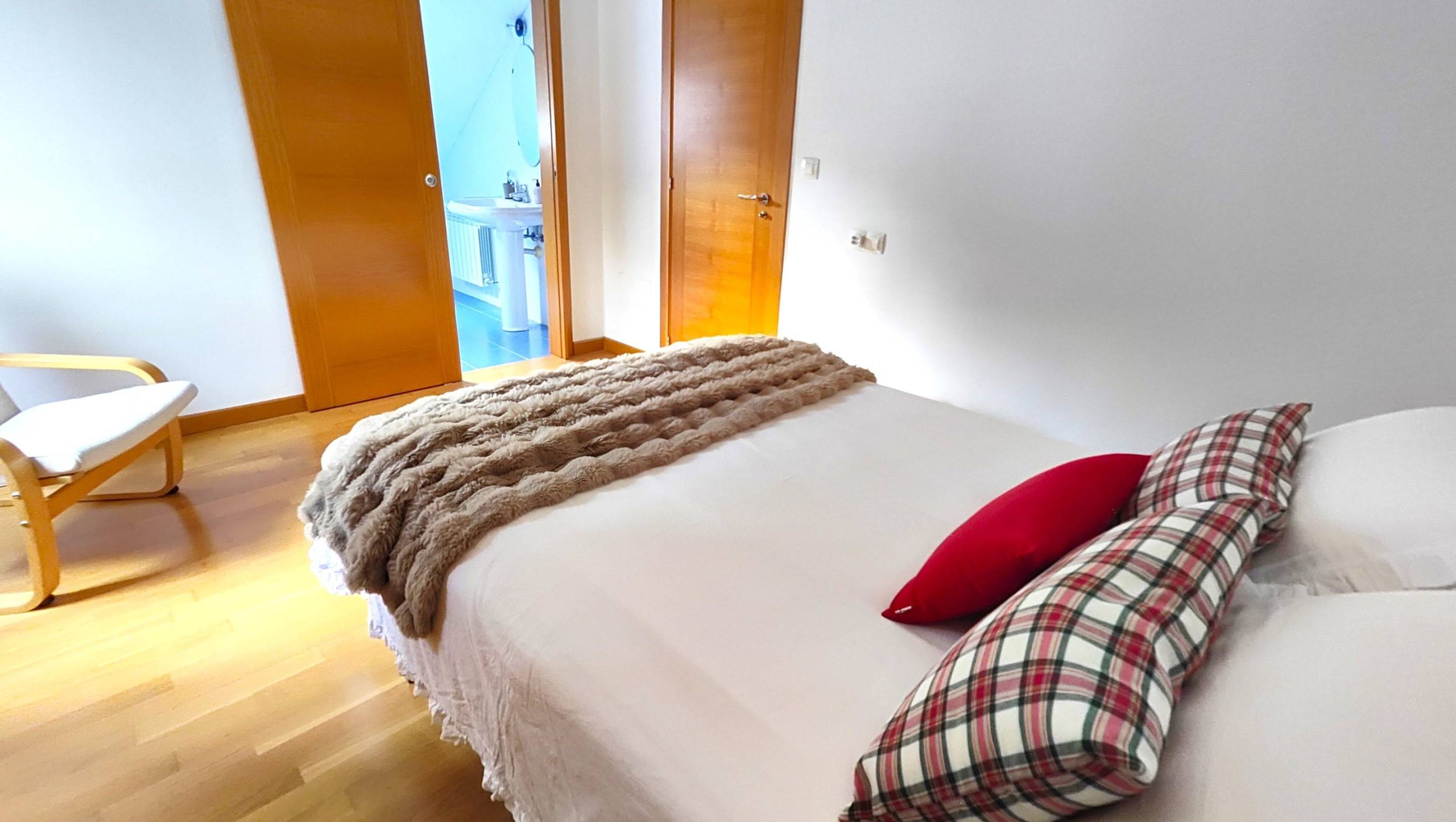 Casa para entrar a vivir con jardín y piscina en Luou, Teo - Imaxe 33