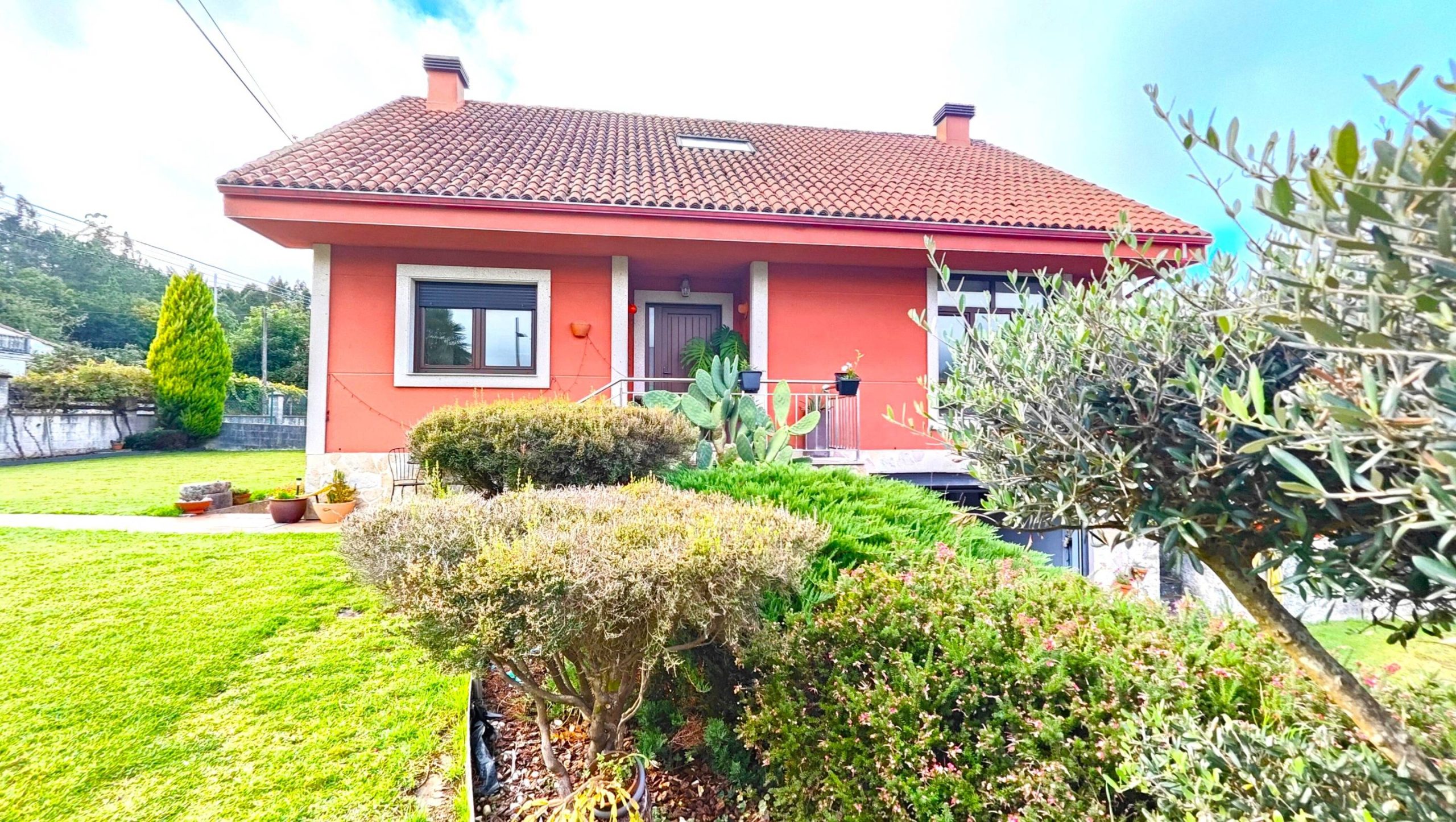 Casa para entrar a vivir con jardín y piscina en Luou, Teo - Imaxe 63